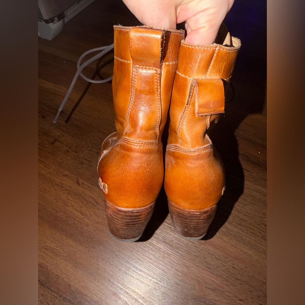 JUDGEMENT BEDSTU .TAN
RUSTIC
$310.00 leather spring ankle boot BoHo western - Picture 7 of 10